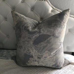 Set / 2 POTTERY BARN  gray print pillow 24' covers, NWT